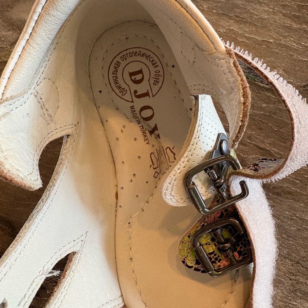 NWOT Rabbit Orthopedic Floral Sandals - Picture 6 of 8